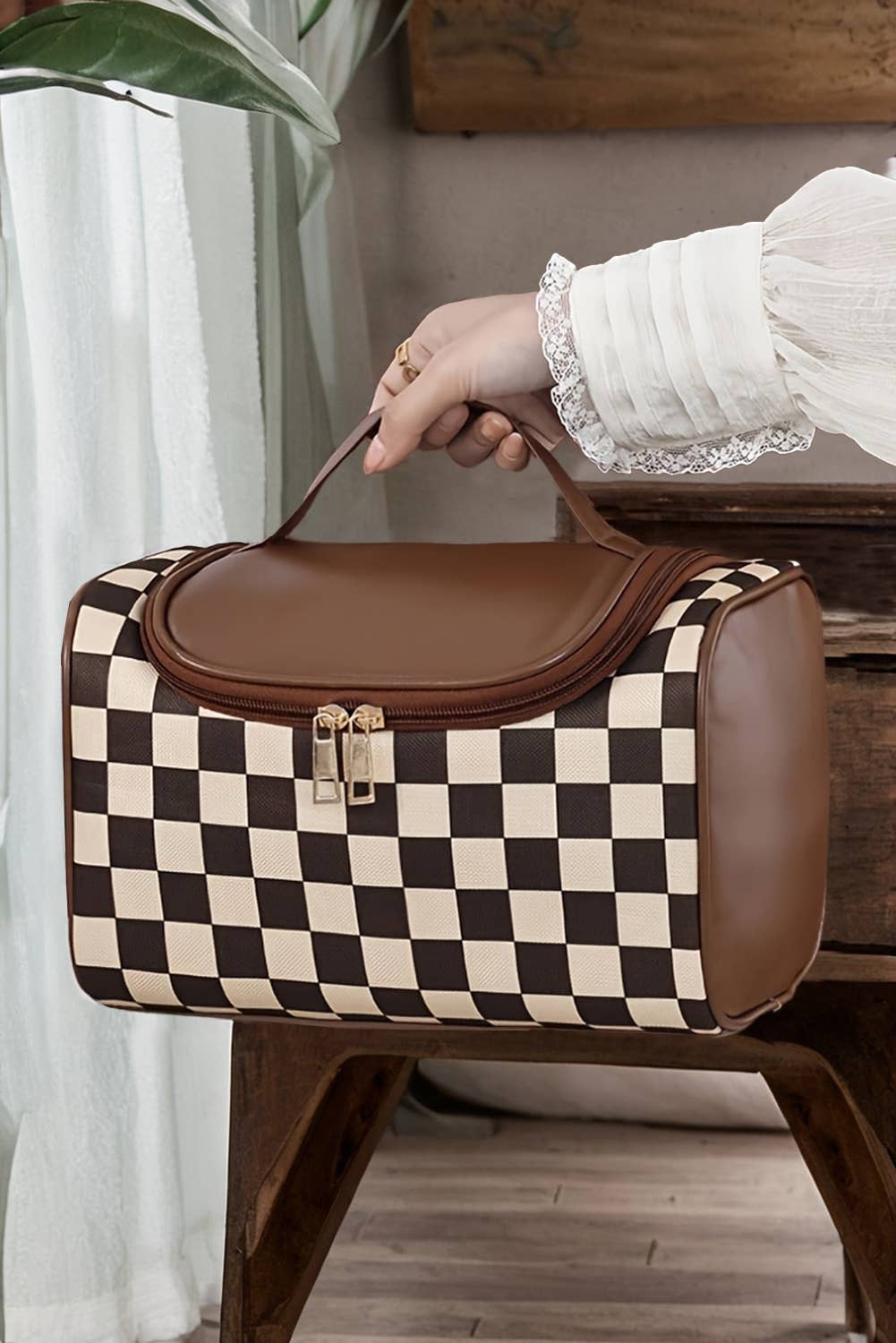 CHECKERED LEATHER MAKEUP BAG