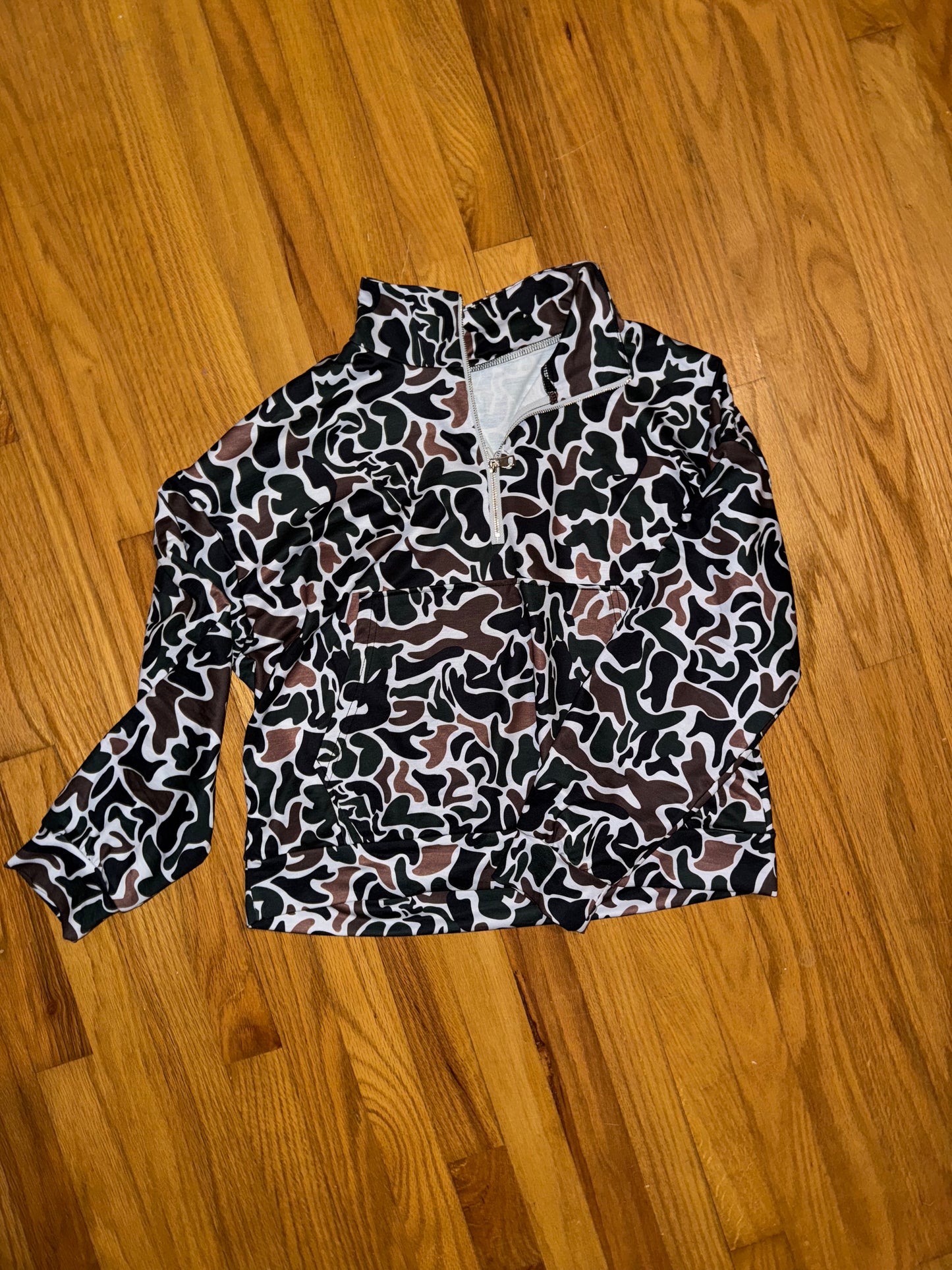 DUCK CAMO HALF ZIP SWEATSHIRT