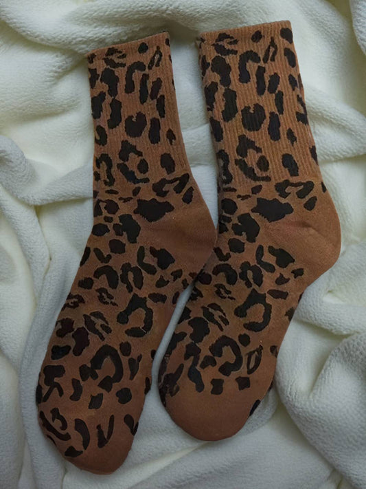 LEOPARD PRINT SOCKS IN CHESTNUT